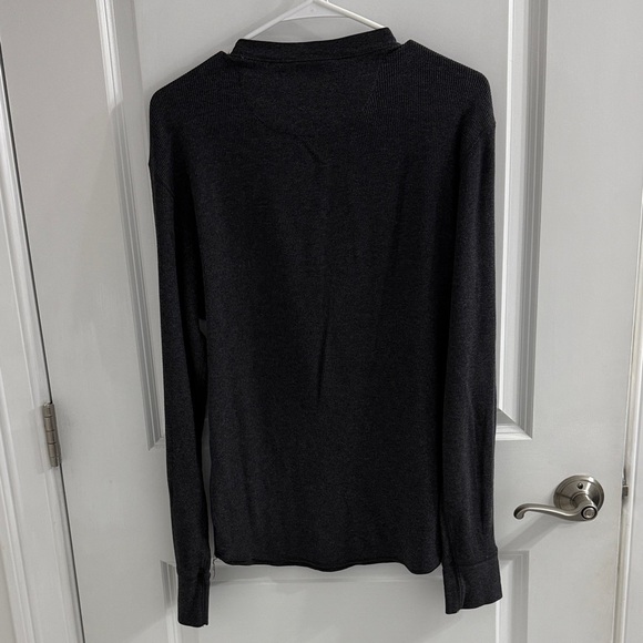 GAP Men's Charcoal Long Sleeve Tee - Picture 3 of 3